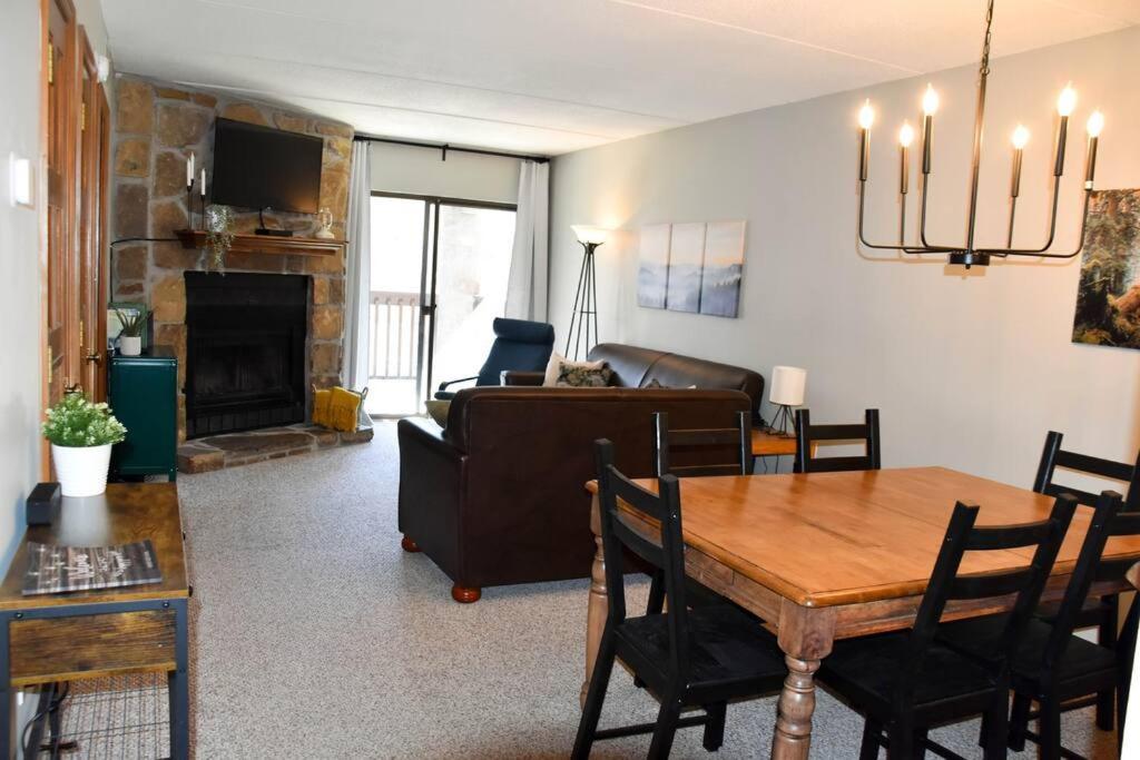 개틀린버그 Cozy Mountain Getaway! Mountain Views! 2 Bed, 2 Bath, Sleeps 6 아파트 외부 사진